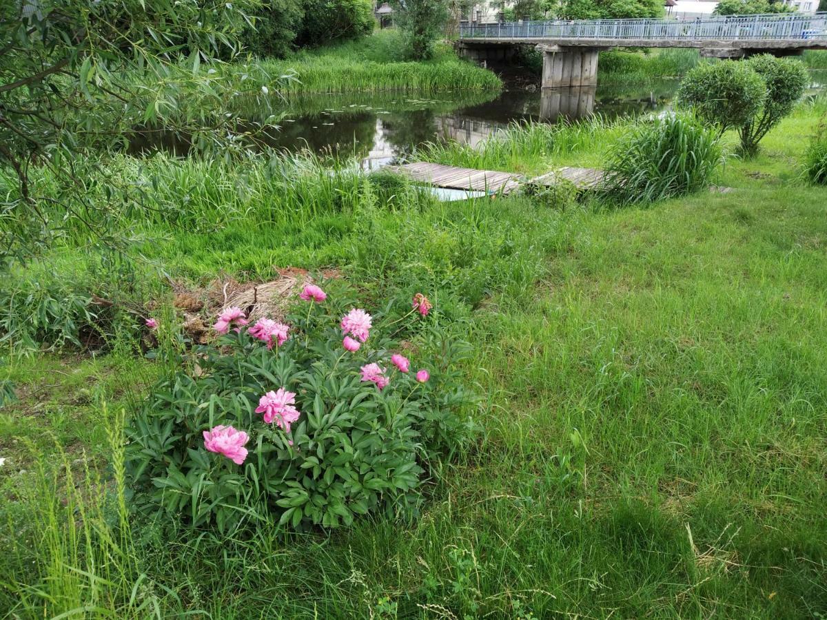 9 Min From Palanga! Luxury House On The River And Sauna Kretinga Εξωτερικό φωτογραφία